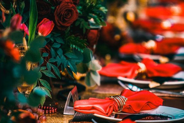 napkin, pocket square, dinner plate, party, gold, red, dinner plate, party, party, party, party, party